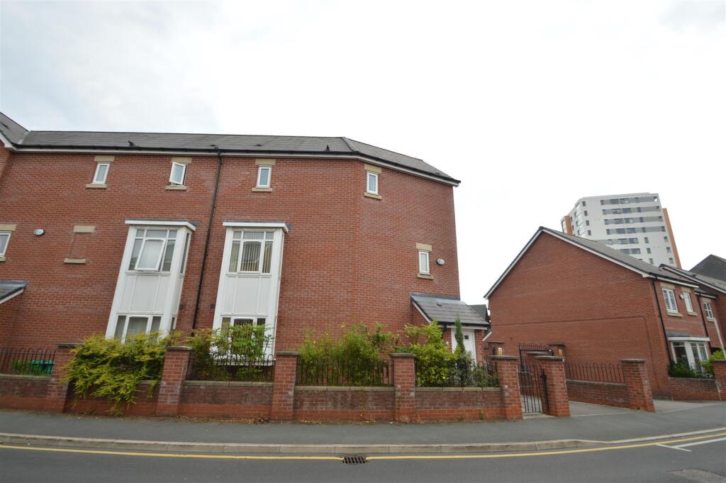 4 bed Town House for rent in Manchester. From George Adams (Estate Agents) Ltd - Manchester