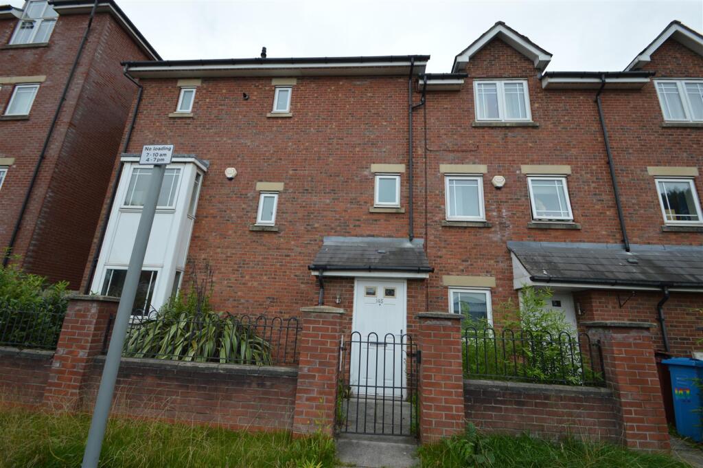 4 bed Detached for rent in Manchester. From George Adams (Estate Agents) Ltd - Manchester