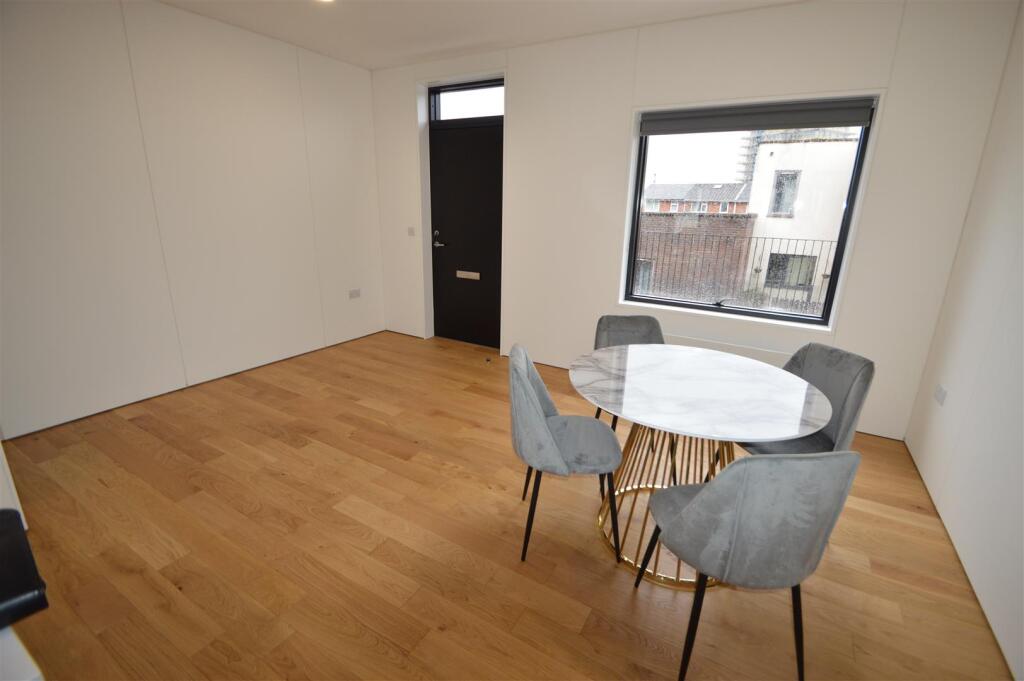 4 bed Detached for rent in Manchester. From George Adams (Estate Agents) Ltd - Manchester
