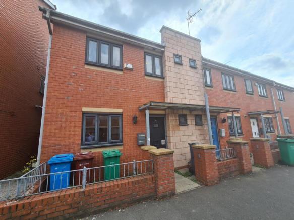 3 bed Detached for rent in Manchester. From George Adams (Estate Agents) Ltd - Manchester