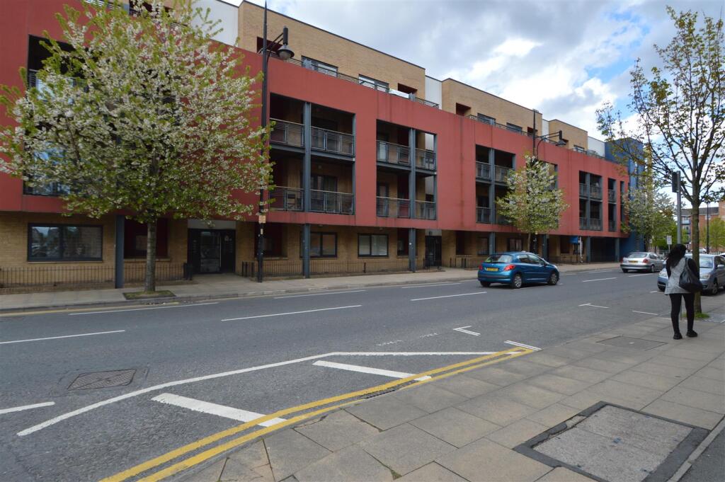 2 bed 1st Floor Flat for rent in Manchester. From George Adams (Estate Agents) Ltd - Manchester