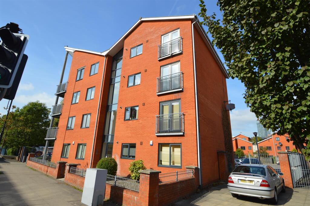 2 bed 1st Floor Flat for rent in Manchester. From George Adams (Estate Agents) Ltd - Manchester