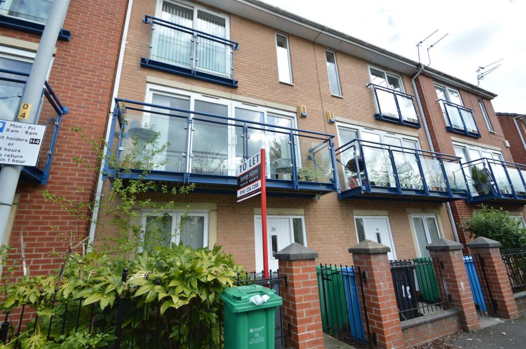 4 bed Detached for rent in Manchester. From George Adams (Estate Agents) Ltd - Manchester