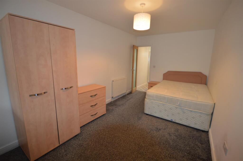 4 bed Detached for rent in Manchester. From George Adams (Estate Agents) Ltd - Manchester