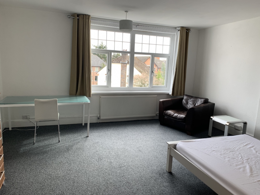 1 bed Room for rent in Farnborough. From Webb Property Management