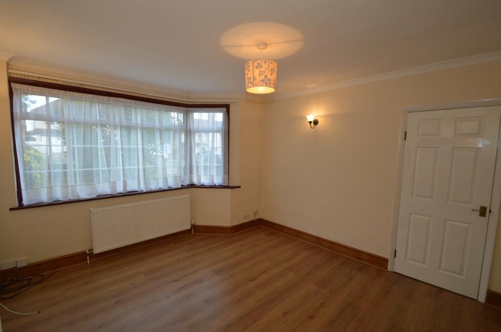 3 bed Semi-Detached House for rent in Erith. From Remax Select