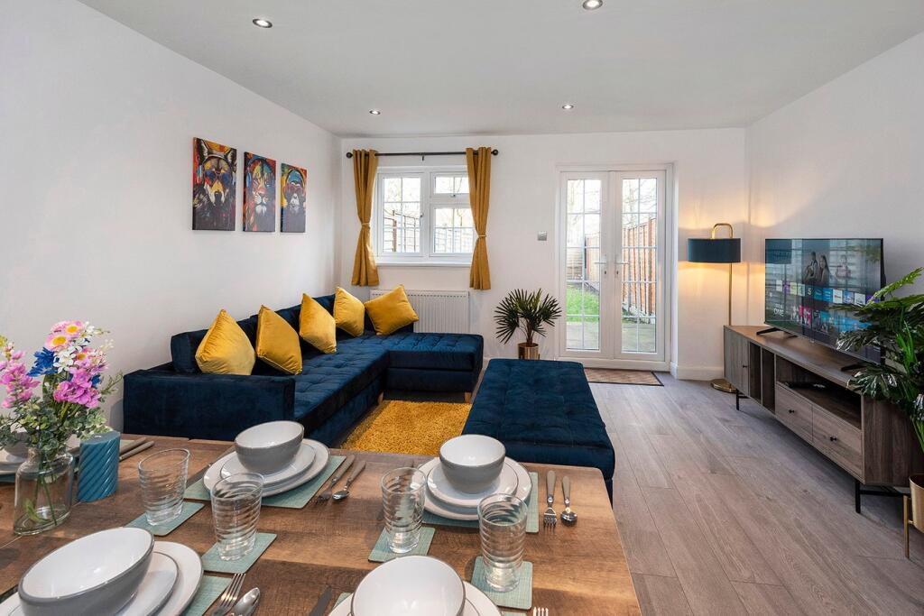 3 bed Semi Detached for rent in Erith. From RE/MAX Select - Bexleyheath 3 bed Semi Detached for rent in Erith. From RE/MAX Select - Bexleyheath