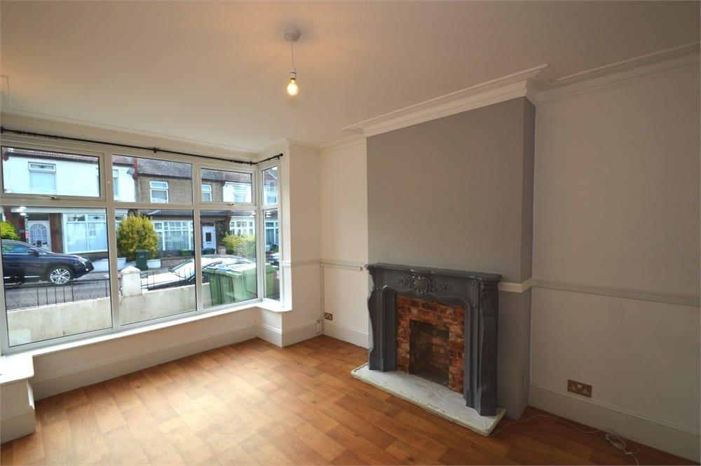 3 bed Mid Terraced House for rent in Woolwich. From RE/MAX Select - Bexleyheath 3 bed Mid Terraced House for rent in Woolwich. From RE/MAX Select - Bexleyheath