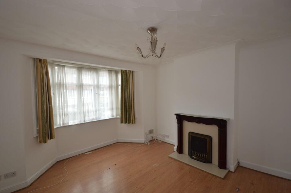 4 bed Mid Terraced House for rent in Bexley. From RE/MAX Select - Bexleyheath