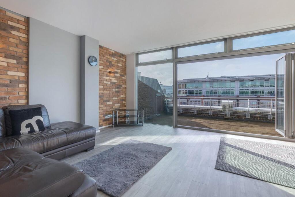 2 bed Penthouse for rent in Birmingham. From FleetMilne - Birmingham