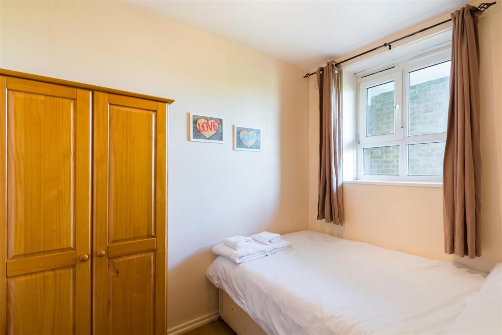 4 bed Detached for rent in London. From Andrews And Stacey Ltd - Shepherds Bush