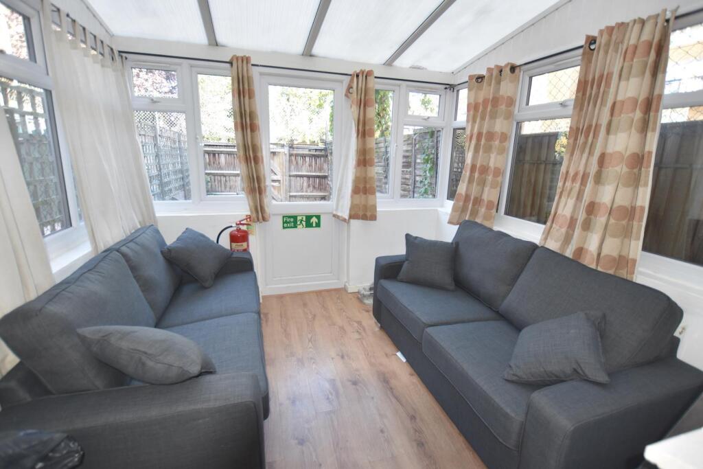 5 bed Detached for rent in London. From Andrews And Stacey Ltd - Shepherds Bush