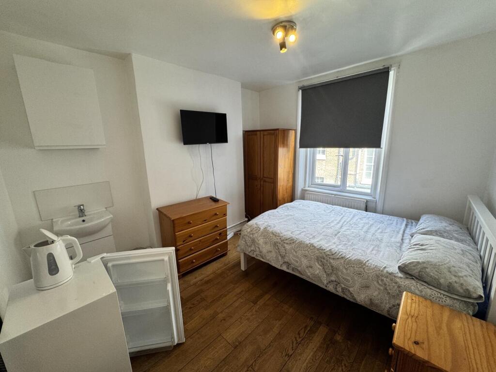 1 bed Not Specified for rent in Hammersmith. From Andrews And Stacey Ltd - Shepherds Bush