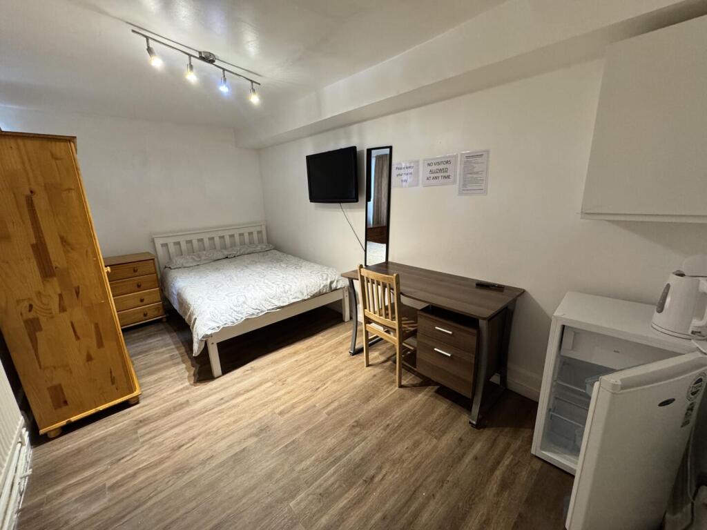 1 bed Not Specified for rent in Hammersmith. From Andrews And Stacey Ltd - Shepherds Bush