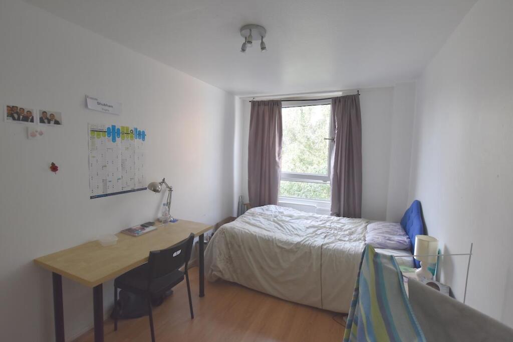 5 bed Detached for rent in London. From Andrews And Stacey Ltd - Shepherds Bush