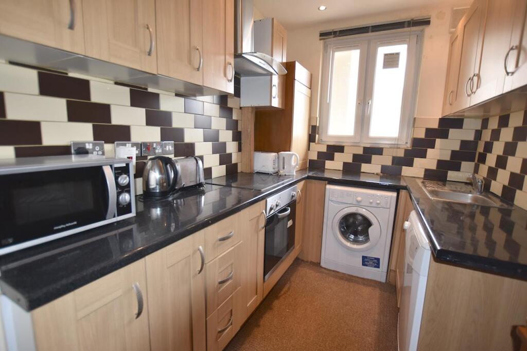 4 bed Detached for rent in Hammersmith. From Andrews And Stacey Ltd - Shepherds Bush