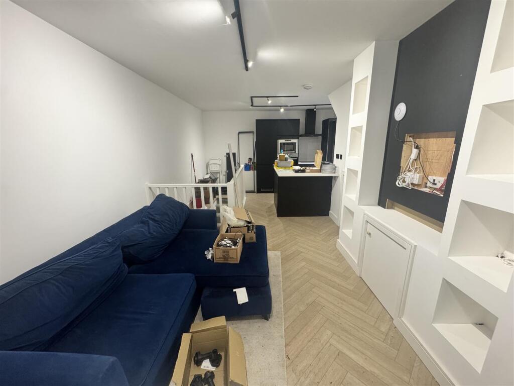1 bed Detached for rent in Acton. From Andrews And Stacey Ltd - Shepherds Bush 1 bed Detached for rent in Acton. From Andrews And Stacey Ltd - Shepherds Bush