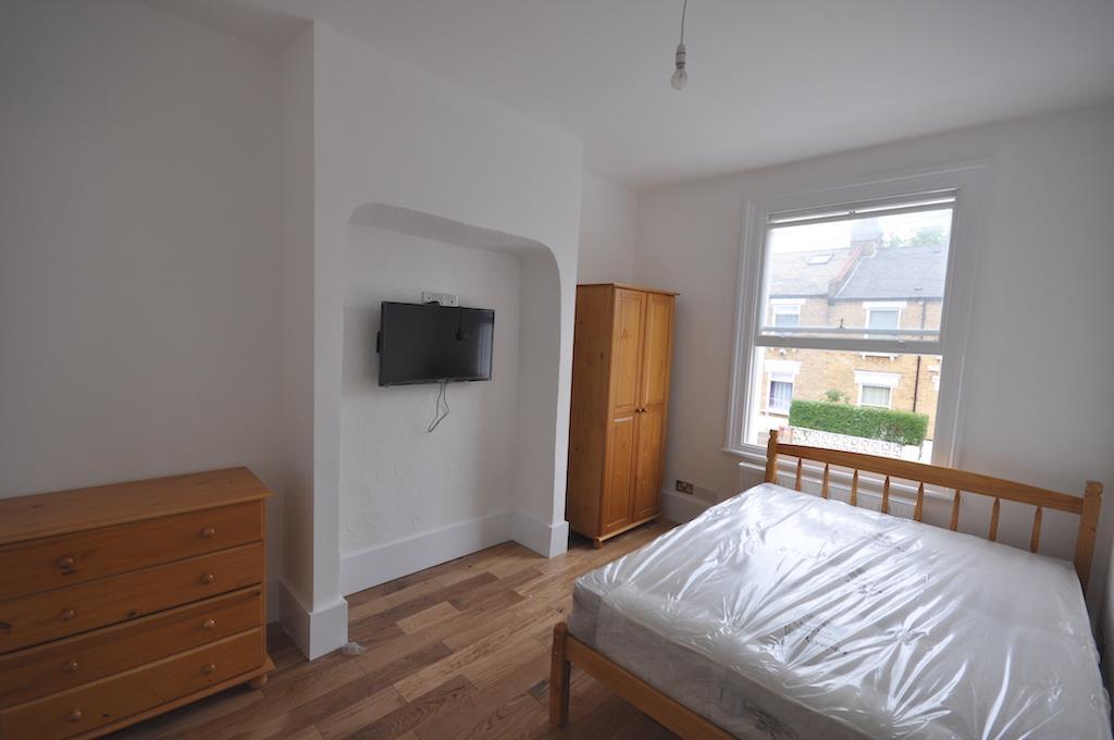 1 bed Detached for rent in London. From Andrews And Stacey Ltd - Shepherds Bush