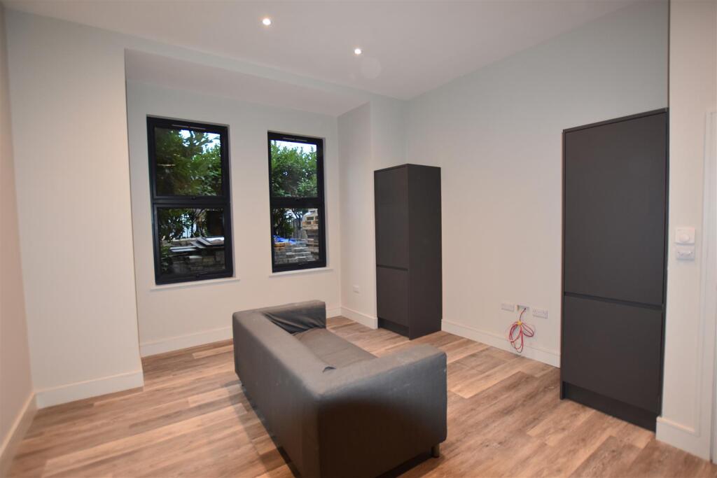 1 bed 1st Floor Flat for rent in Acton. From Andrews And Stacey Ltd - Shepherds Bush