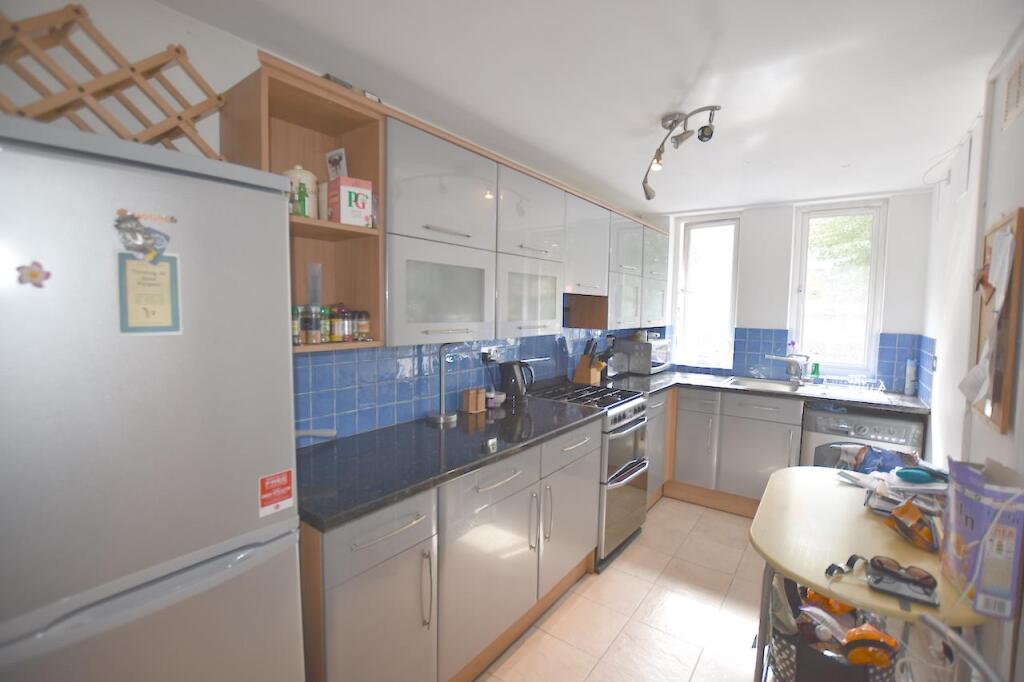 3 bed Detached for rent in Islington. From Andrews And Stacey Ltd - Shepherds Bush
