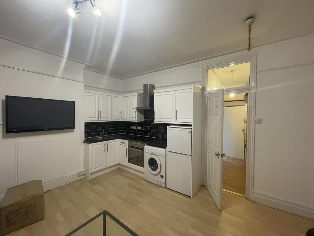 3 bed Detached for rent in Acton. From Andrews And Stacey Ltd - Shepherds Bush
