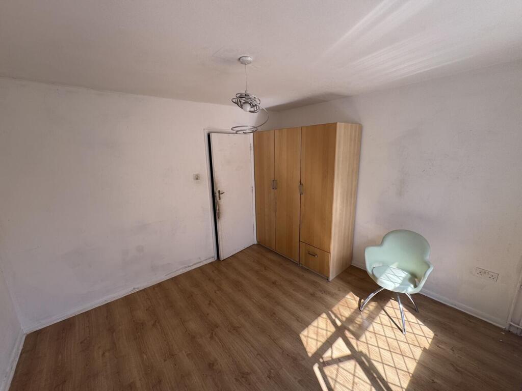 1 bed Detached for rent in London. From Andrews And Stacey Ltd - Shepherds Bush