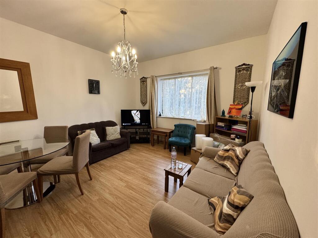 2 bed Detached for rent in Acton. From Andrews And Stacey Ltd - Shepherds Bush 2 bed Detached for rent in Acton. From Andrews And Stacey Ltd - Shepherds Bush