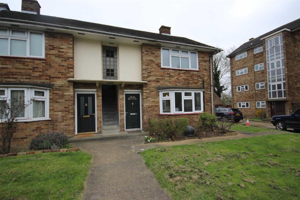 0 bed Studio for rent in Wanstead. From Churchill Estates - Wanstead