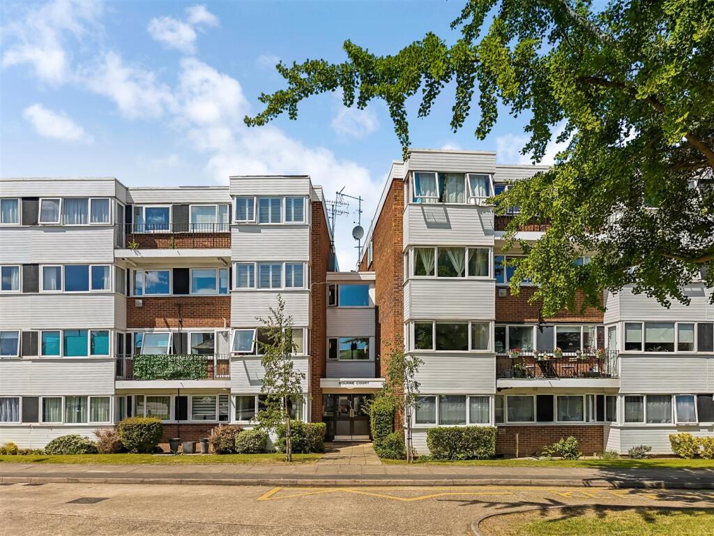 2 bed House (unspecified) for rent in Wanstead. From Churchill Estates - Wanstead