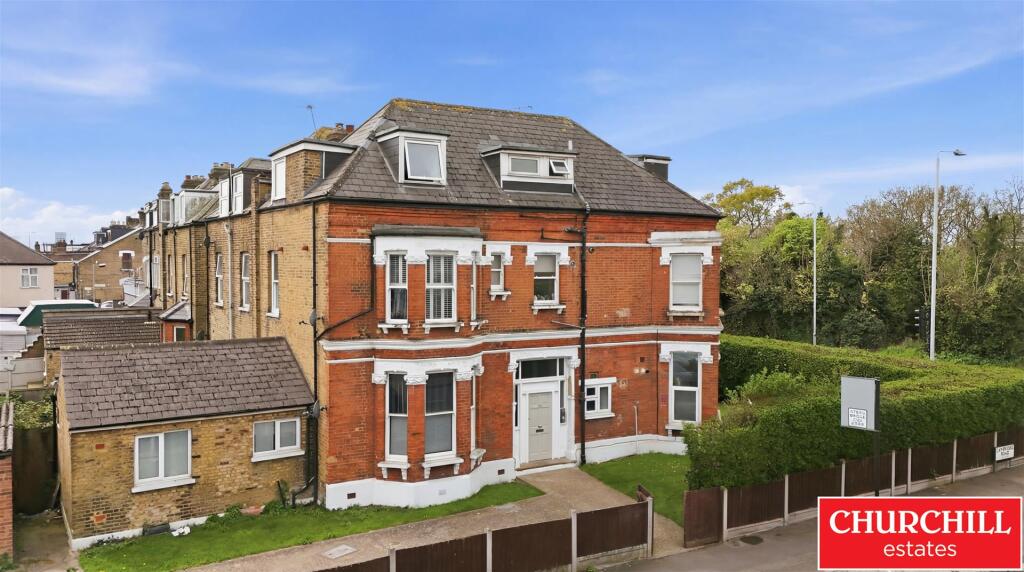 2 bed 1st Floor Flat for rent in Wanstead. From Churchill Estates - Wanstead