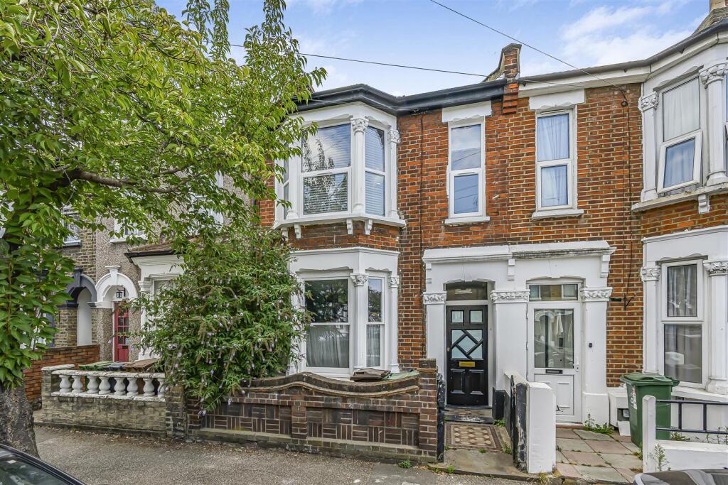 2 bed 1st Floor Flat for rent in Wanstead. From Churchill Estates - Wanstead