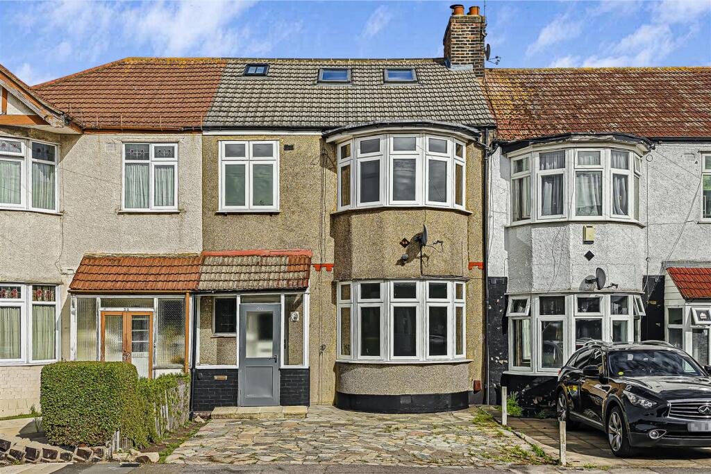 4 bed Mid Terraced House for rent in Ilford. From Churchill Estates - Wanstead 4 bed Mid Terraced House for rent in Ilford. From Churchill Estates - Wanstead