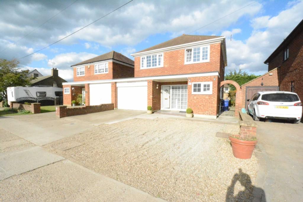 4 bed Detached House for rent in Southfields. From Edward Clark