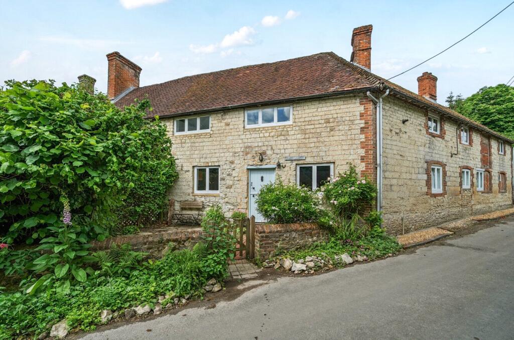 2 bed Mid Terraced House for rent in Selborne. From Warren Powell-Richards - Alton 2 bed Mid Terraced House for rent in Selborne. From Warren Powell-Richards - Alton