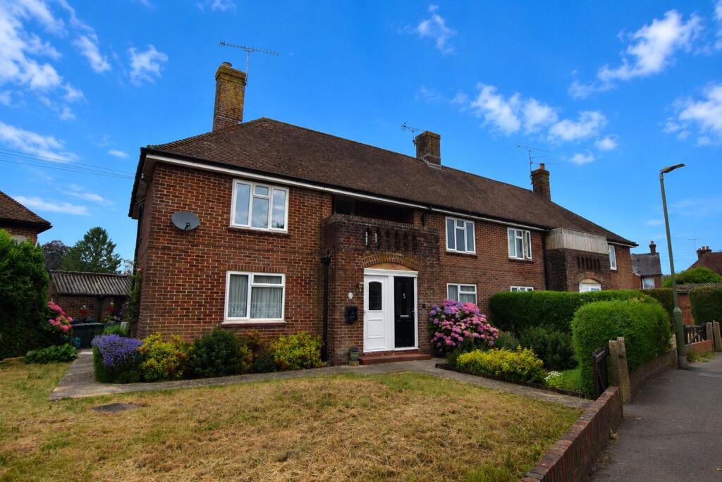 2 bed Apartment for rent in Alton. From Warren Powell-Richards - Alton