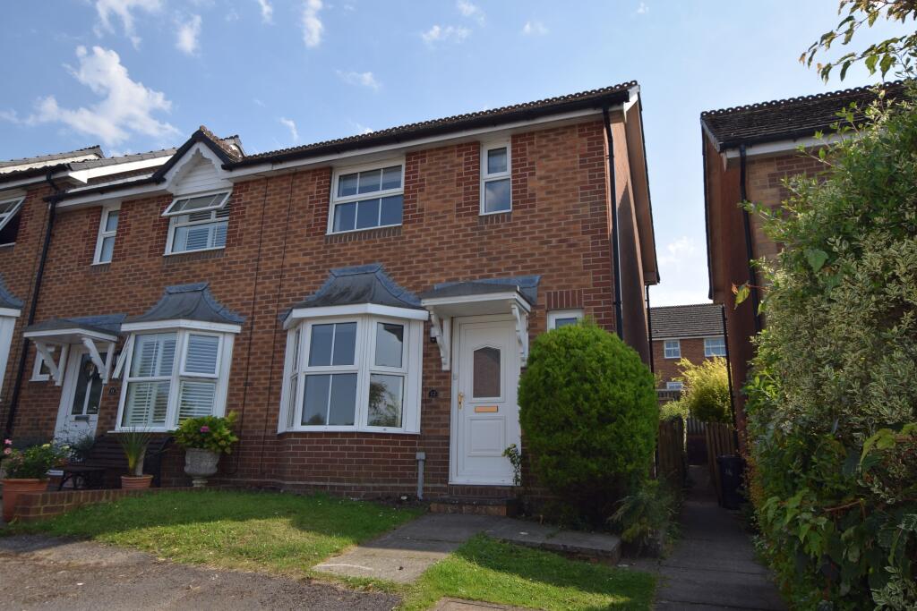 2 bed Mid Terraced House for rent in Alton. From Warren Powell-Richards - Alton