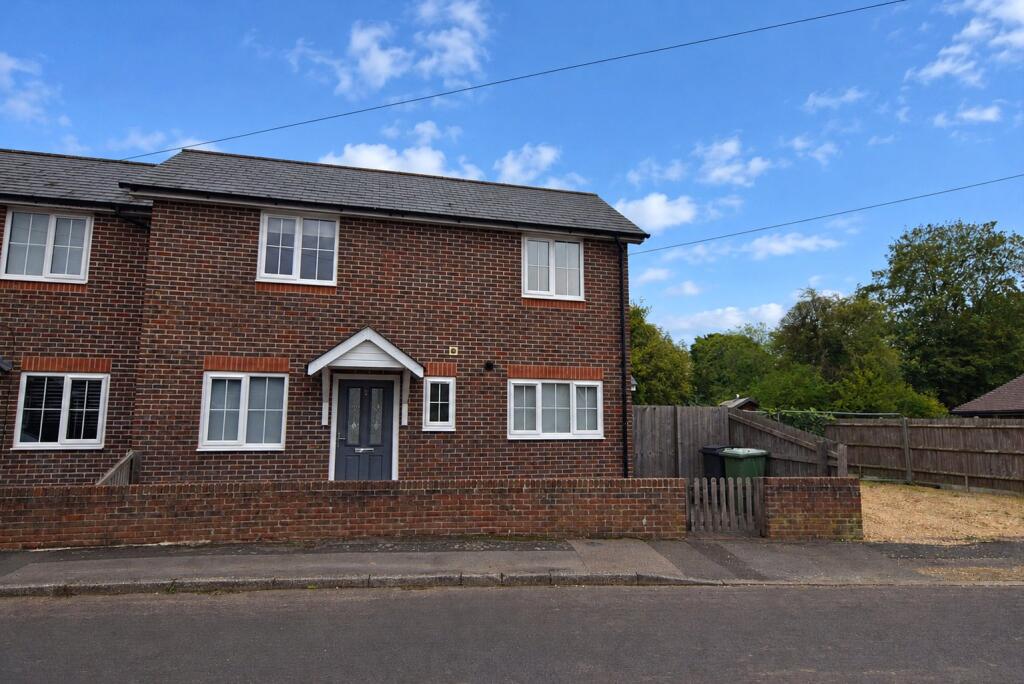 2 bed Semi Detached for rent in Soldridge. From Warren Powell-Richards - Alton 2 bed Semi Detached for rent in Soldridge. From Warren Powell-Richards - Alton