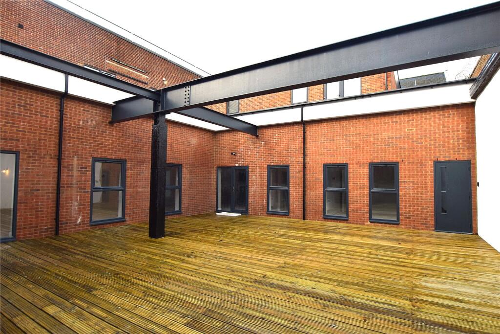 2 bed Apartment for rent in Alton. From Warren Powell-Richards - Alton