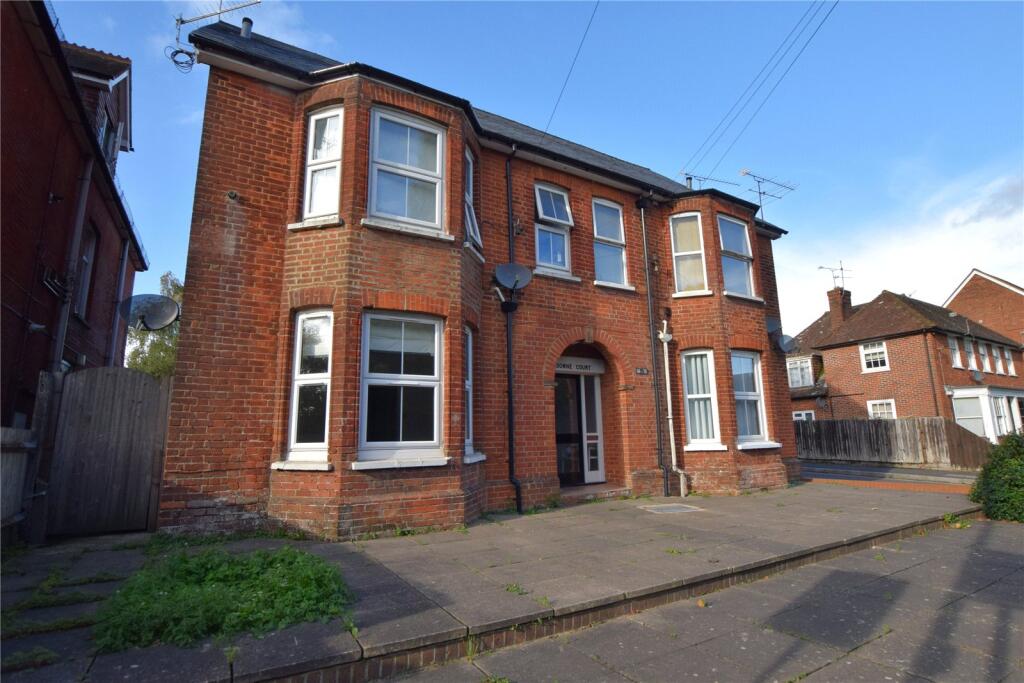 2 bed Apartment for rent in Alton. From Warren Powell-Richards - Alton
