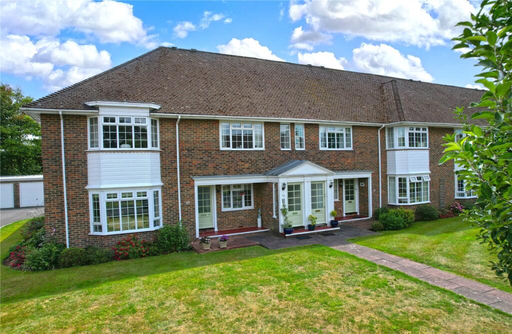 2 bed Apartment for rent in Farnham. From Warren Powell-Richards - Farnham