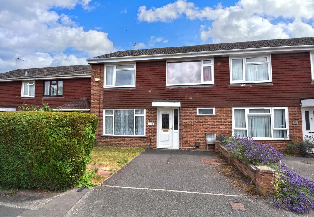 4 bed Mid Terraced House for rent in Hale. From Warren Powell-Richards - Farnham