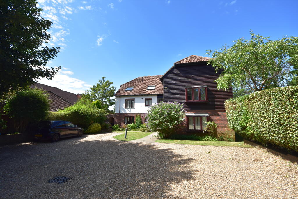 1 bed Apartment for rent in Farnham. From Warren Powell-Richards - Farnham