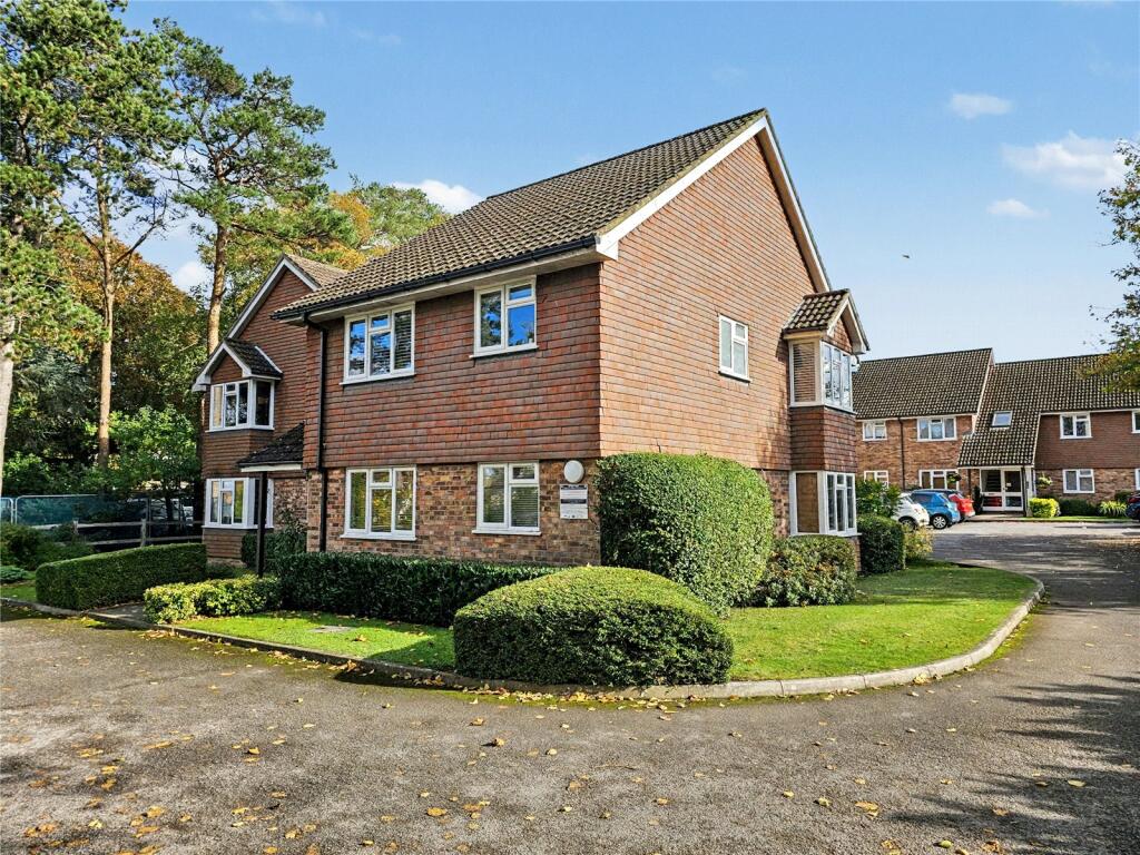 1 bed Apartment for rent in Compton. From Warren Powell-Richards - Farnham 1 bed Apartment for rent in Compton. From Warren Powell-Richards - Farnham