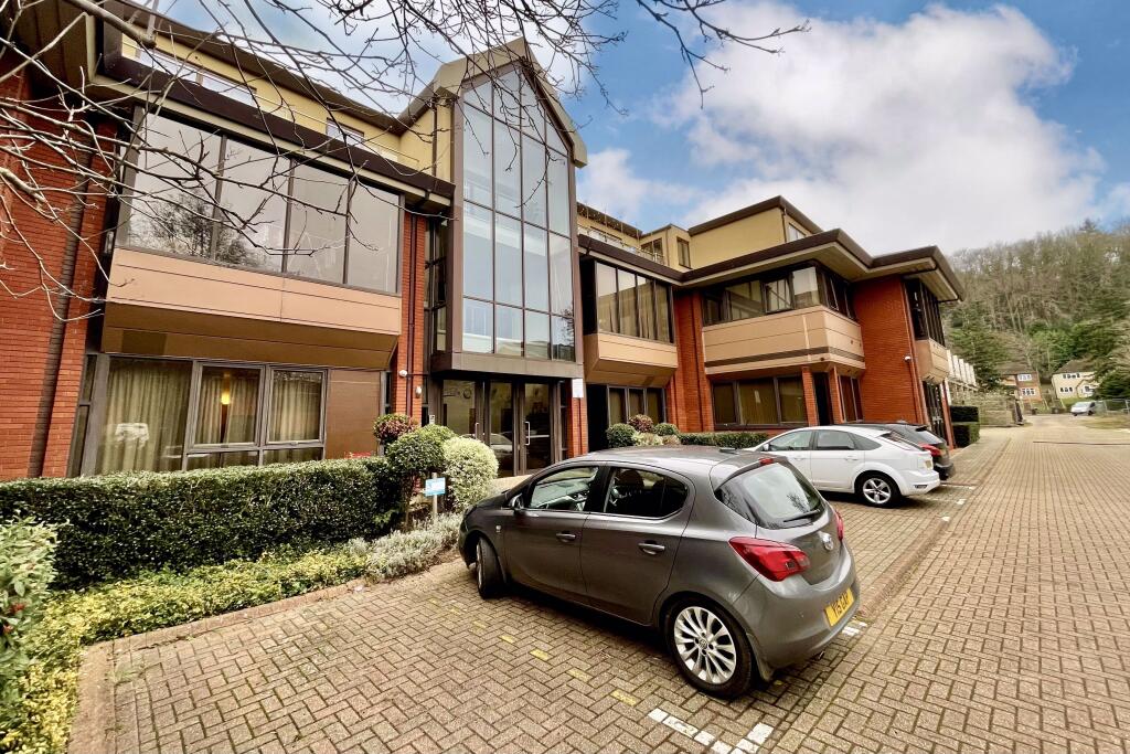 1 bed Apartment for rent in Godalming. From Warren Powell-Richards - Godalming