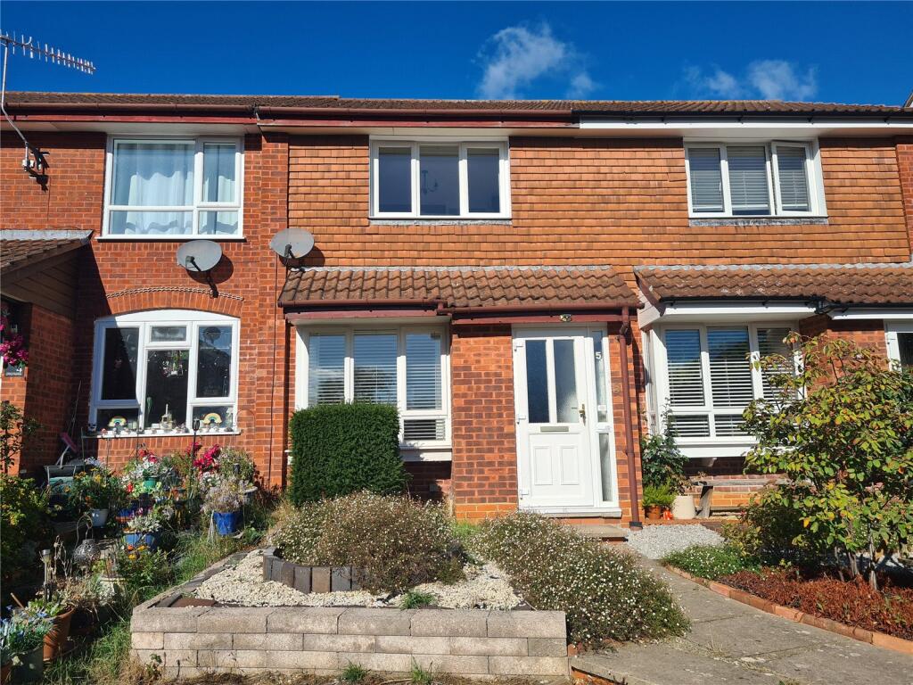 2 bed Mid Terraced House for rent in Godalming. From Warren Powell-Richards - Godalming