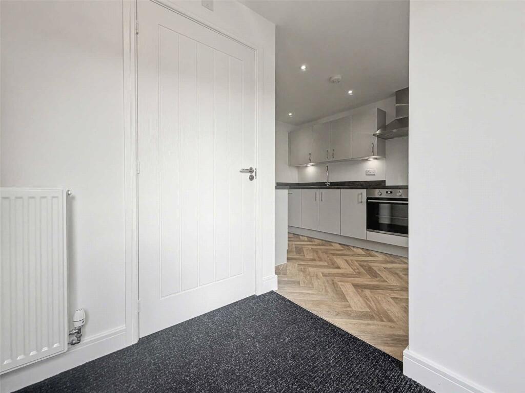 2 bed Mid Terraced House for rent in . From Warren Powell-Richards - Grayshott