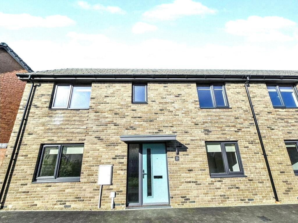2 bed Mid Terraced House for rent in . From Warren Powell-Richards - Grayshott