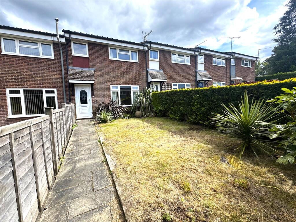 3 bed Mid Terraced House for rent in Headley Down. From Warren Powell-Richards - Grayshott