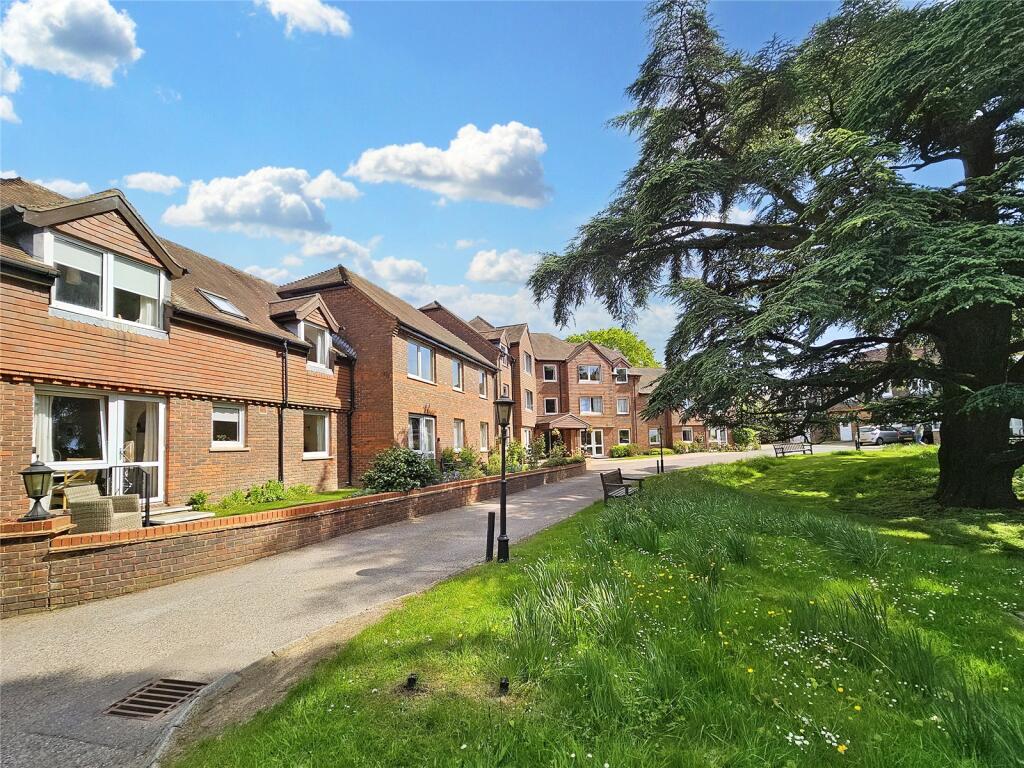 1 bed Apartment for rent in Haslemere. From Warren Powell-Richards - Grayshott 1 bed Apartment for rent in Haslemere. From Warren Powell-Richards - Grayshott