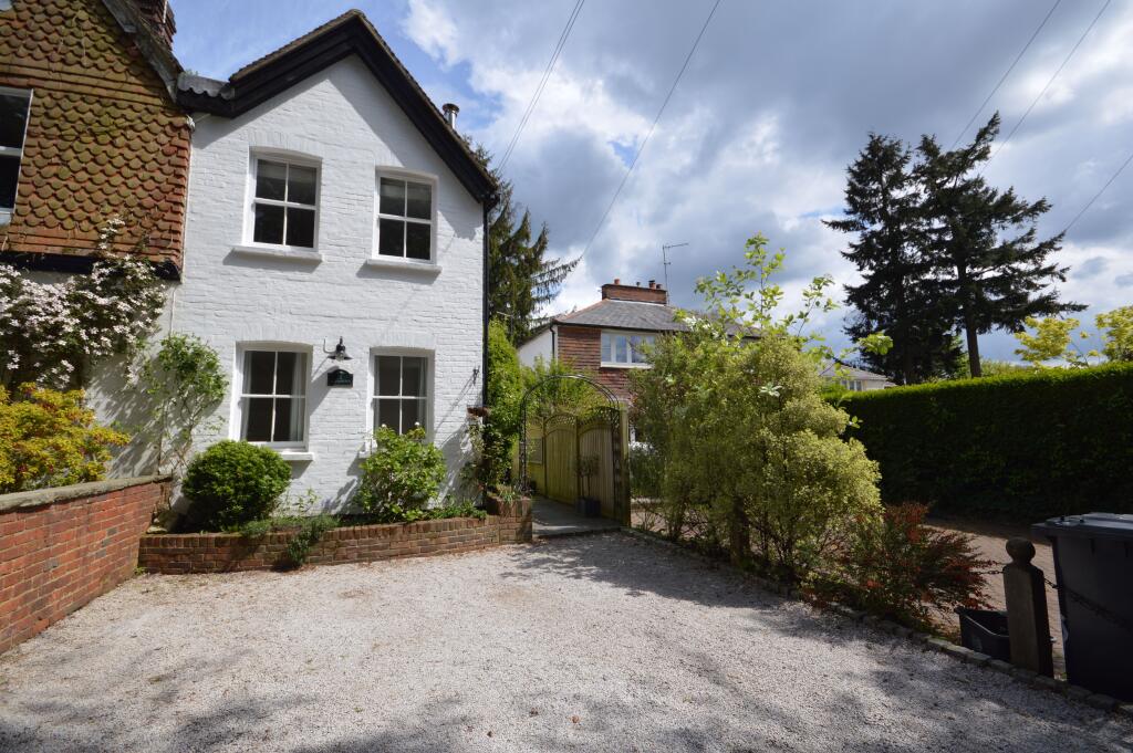 4 bed Semi Detached for rent in Grayshott. From Warren Powell-Richards - Grayshott 4 bed Semi Detached for rent in Grayshott. From Warren Powell-Richards - Grayshott